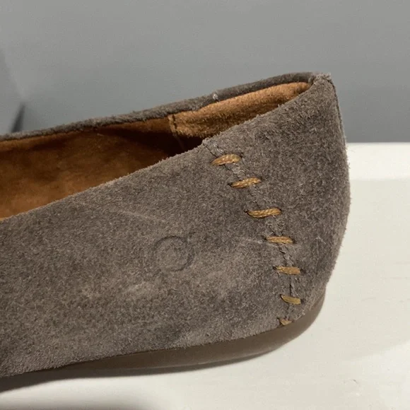 Born leather loafers with fringe beautiful gray EUC women's 9 - Picture 3 of 10